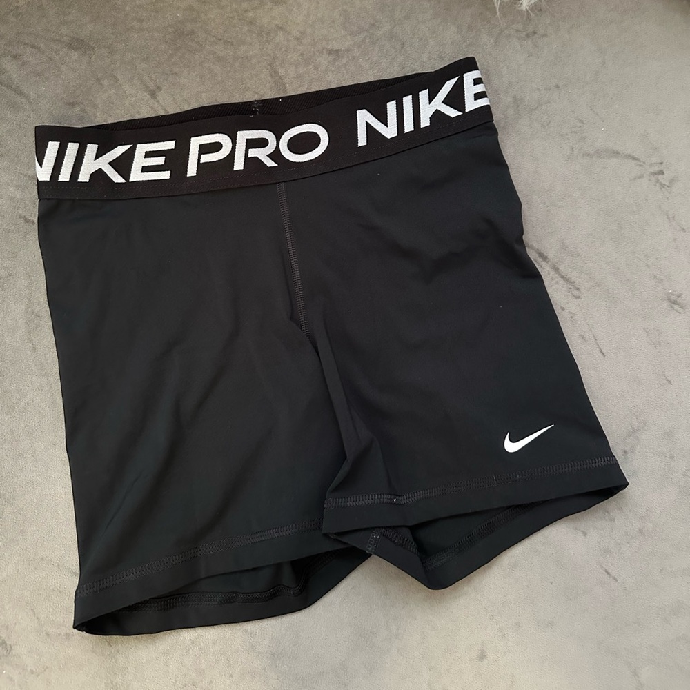 Black Nike pro shorts